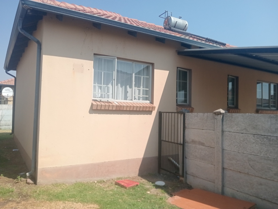 To Let 3 Bedroom Property for Rent in Waterval East North West